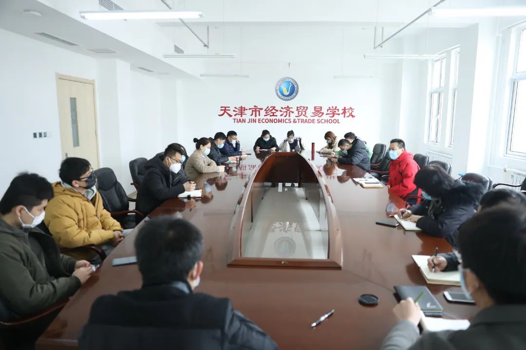 同心战疫 共克时艰——首批入驻全封闭式校园党员干部侧记（一）(图2)