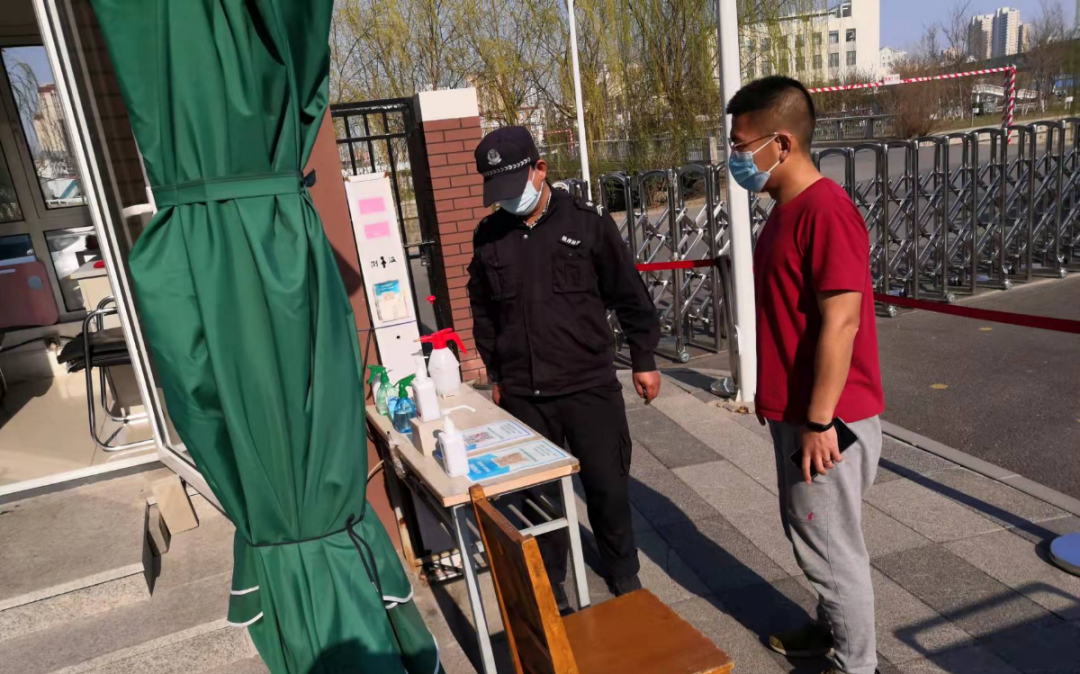 从严外防输入，全力保障物资——入驻全封闭式校园党员干部侧记（三）(图3)