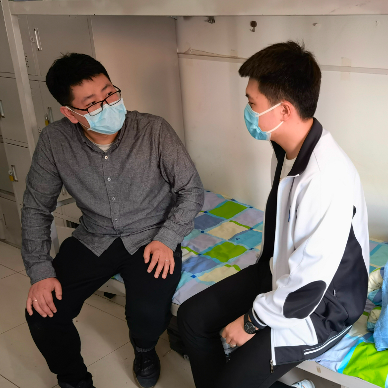 最美丽的坚守，最暖心的服务——入驻全封闭式校园党员干部侧记（四）(图3)