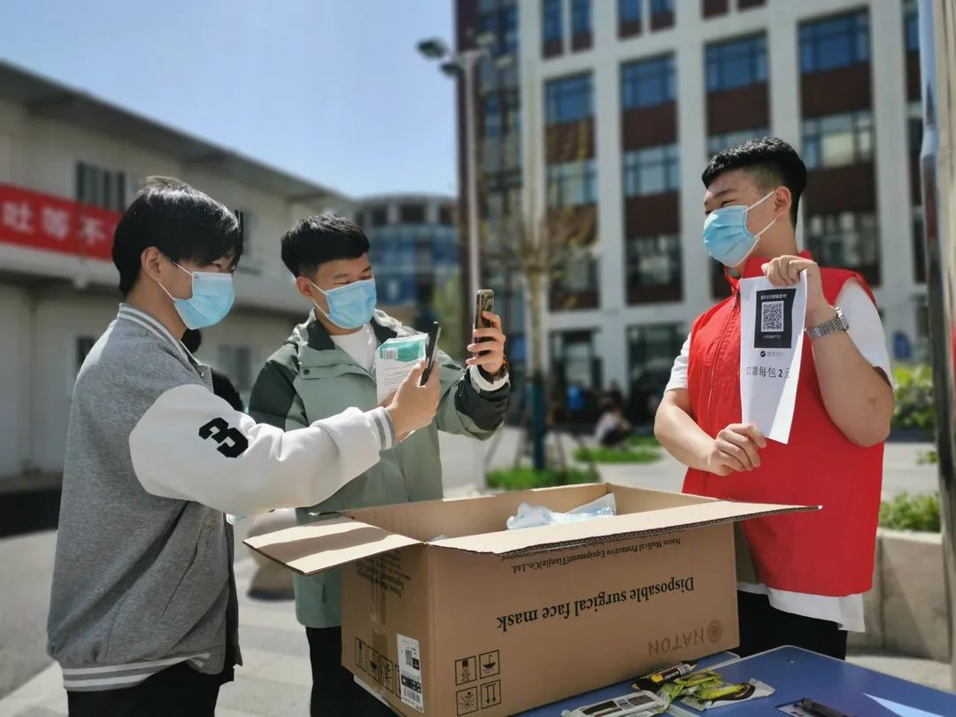 封闭管理保安全 课余活动暖心间——入驻全封闭式校园党员干部侧记（七）(图12)