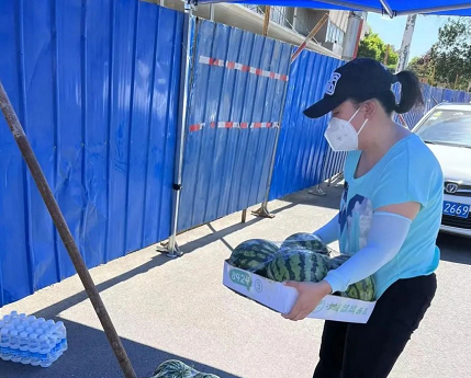 投身“三区”保供 践行使命担当——记学校党员干部参与民生物资保供工作(图2)