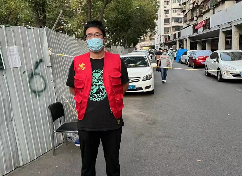 闻令而动 逆向出征——致敬学校战“疫”志愿者(图7)