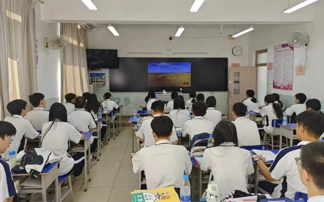 筑梦奋进新学期 扬帆起航新征程——学校党委书记、校长董小雪为全体学生讲授开学第一课(图2)